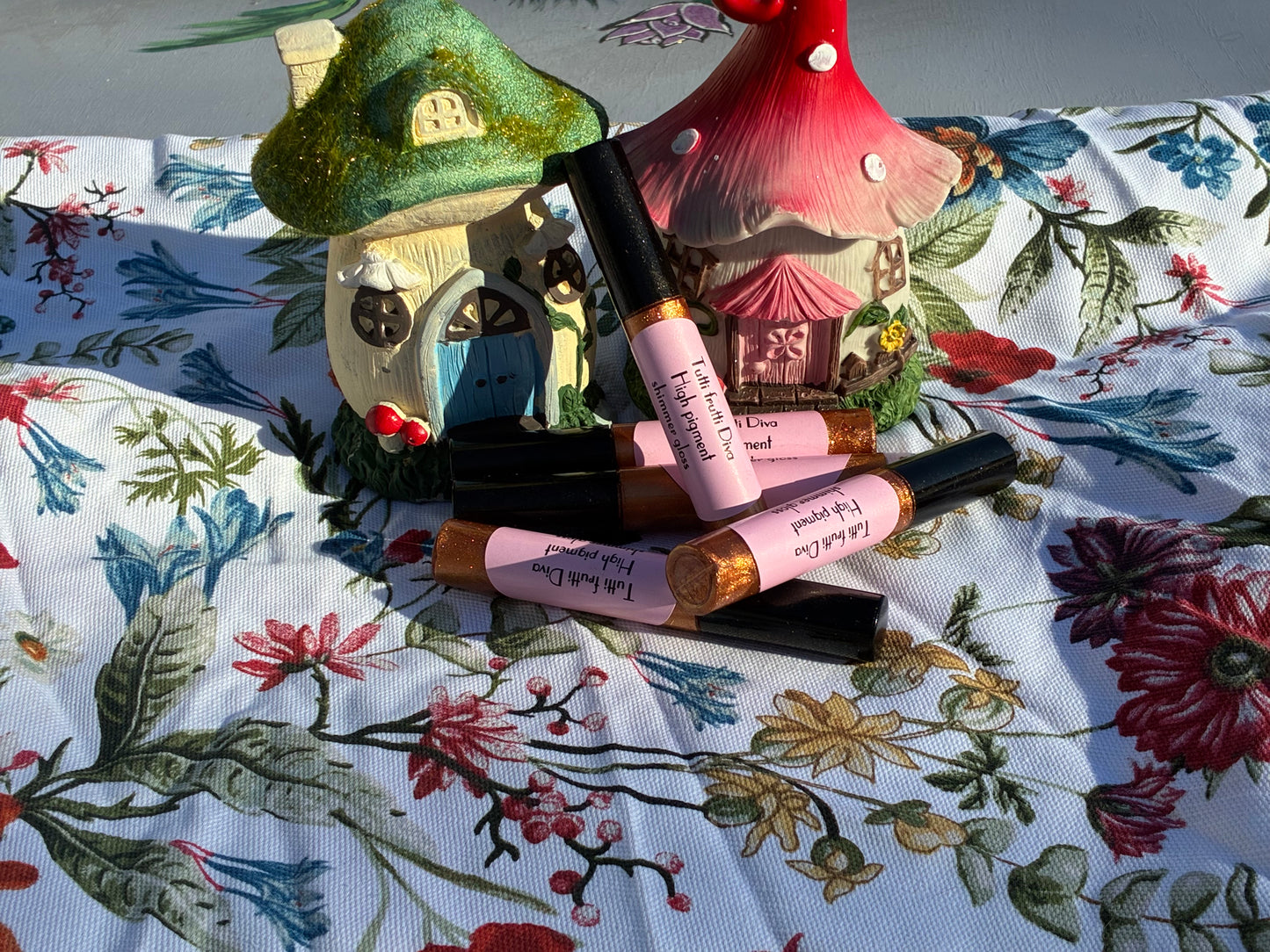 Tutti Frutti Diva-high pigment shimmer gloss